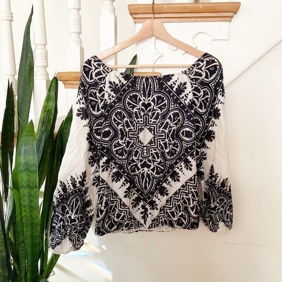 Alice + Olivia Women's White Black Naya Printed Blouson Boho Top Size S - Picture 8 of 8